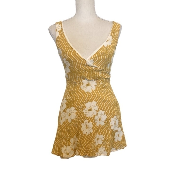 Lulus Dresses & Skirts - LULU'S Women's Wonderful Ways Yellow Floral Print Faux Wrap Skater Dress XS Yell